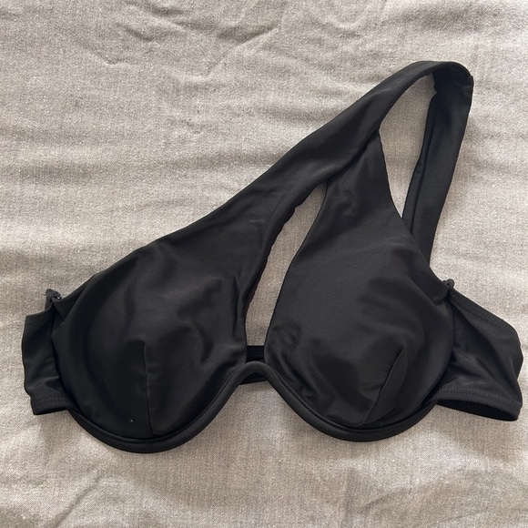 Woman’s Bikini Top- NWOT - Picture 1 of 4